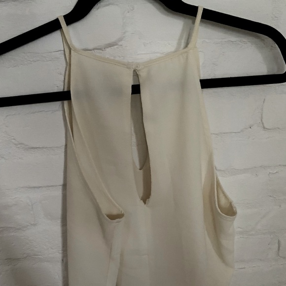 Only tank top - Picture 2 of 5